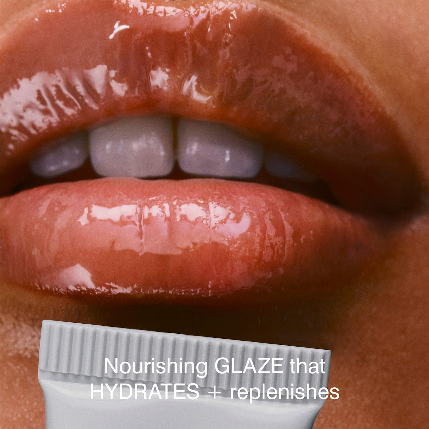 rhode  Peptide Lip Treatment Nourishing Glaze / Strawberry Glaze